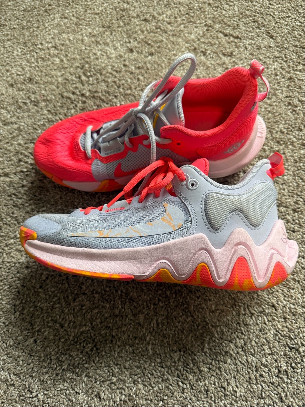 Nike giannis youth size 4Y